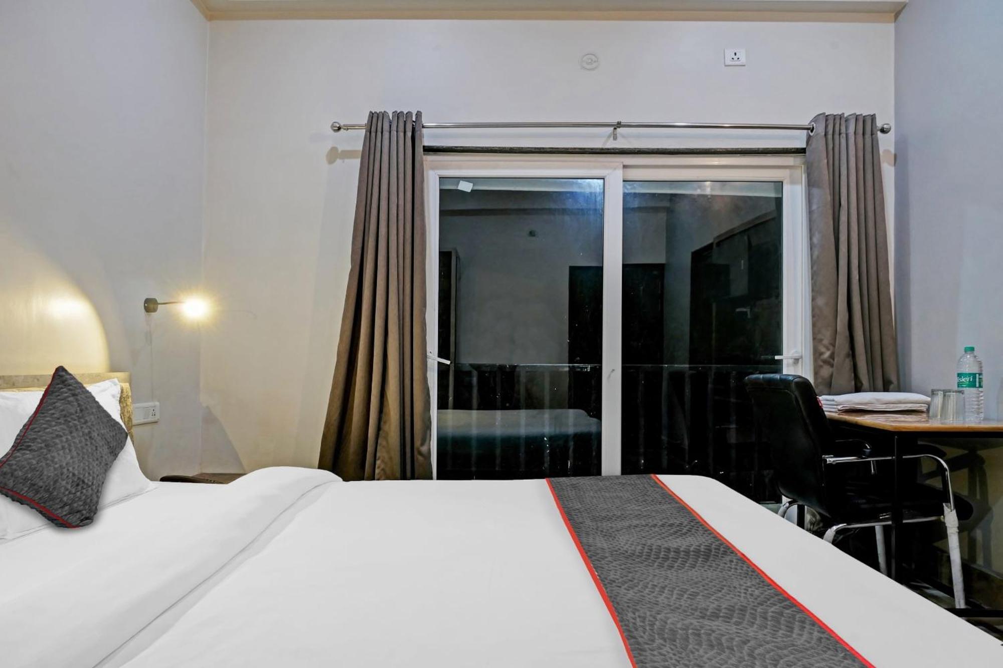 Townhouse Navneeta Grand Otel Kakarmatha Dış mekan fotoğraf