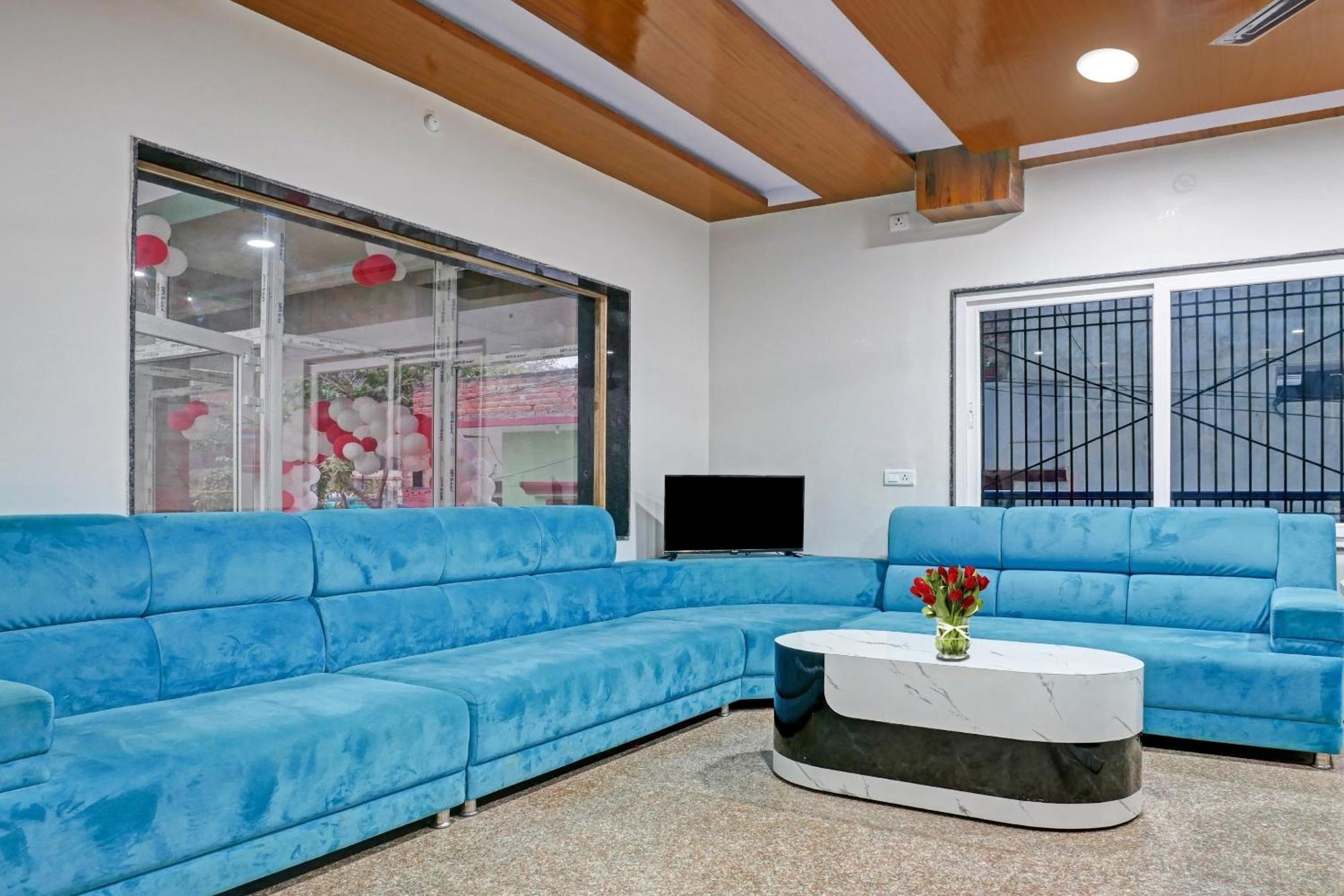 Townhouse Navneeta Grand Otel Kakarmatha Dış mekan fotoğraf