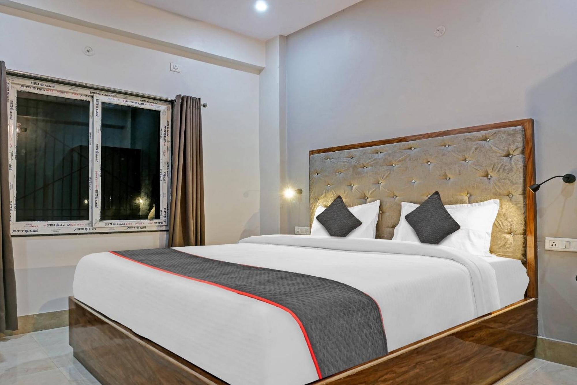Townhouse Navneeta Grand Otel Kakarmatha Dış mekan fotoğraf